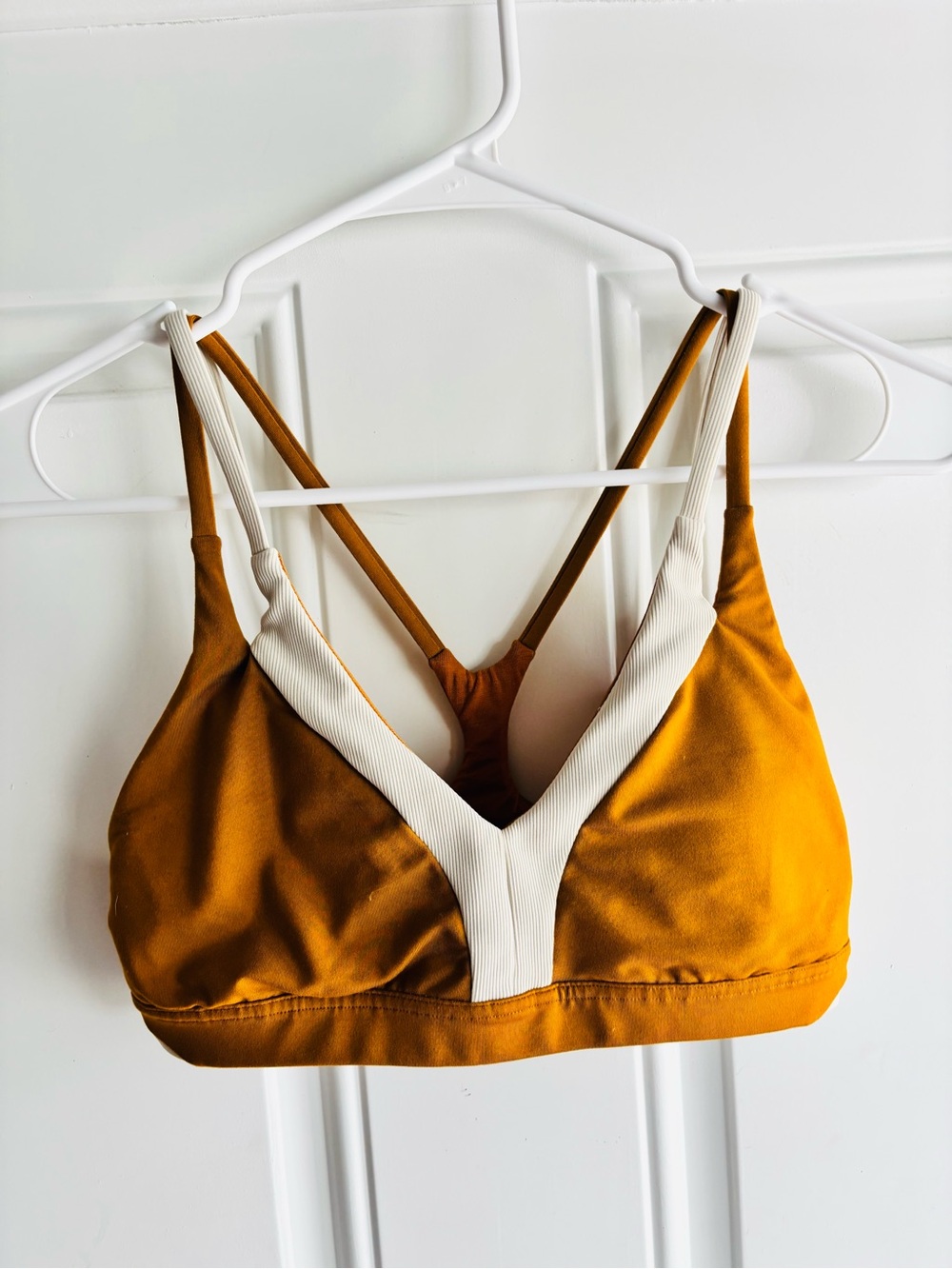 Lululemon Sports Bra – Size 6 – Mustard Yellow & Cream
